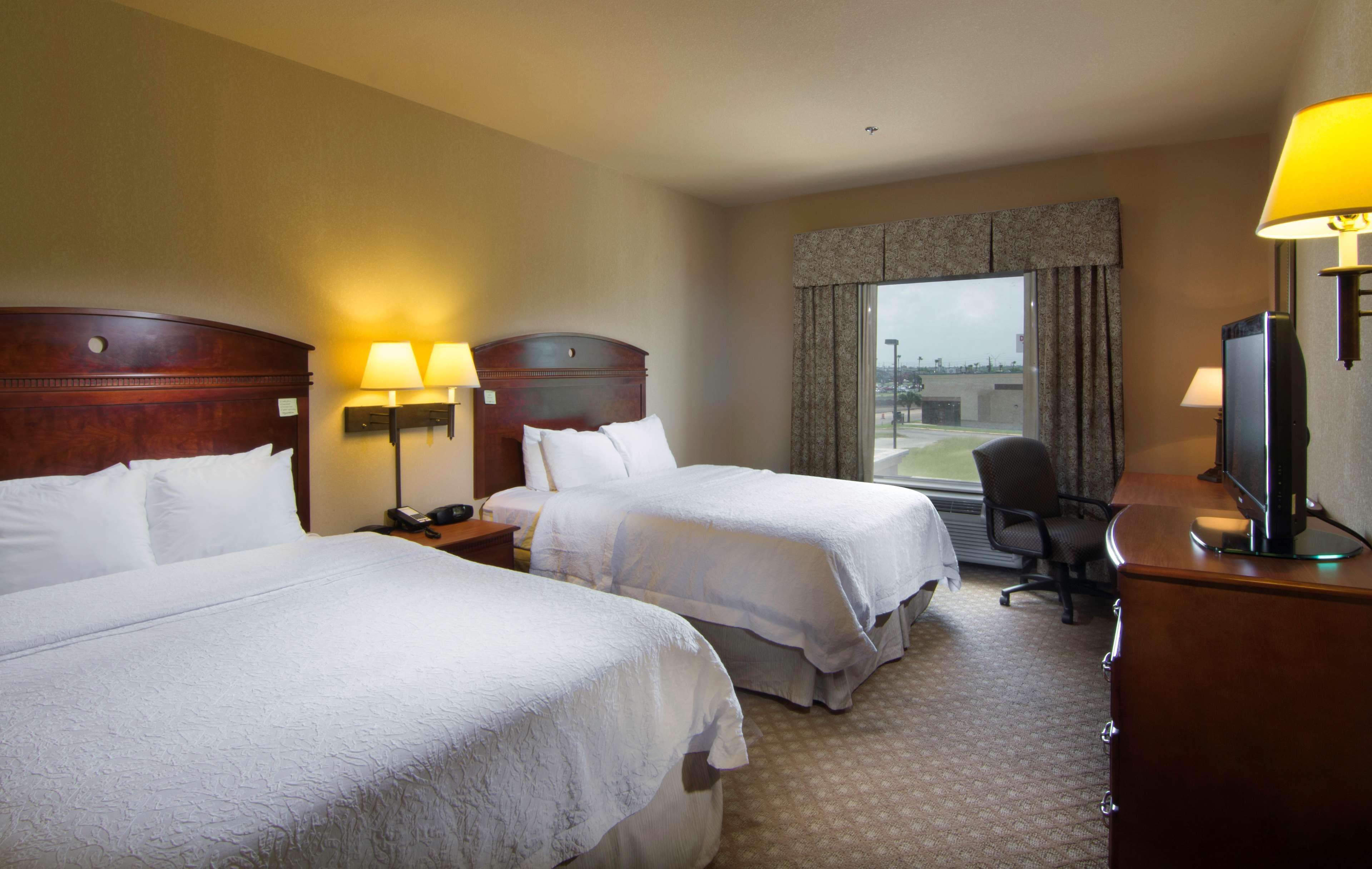 Hampton Inn And Suites-Brownsville Exteriör bild