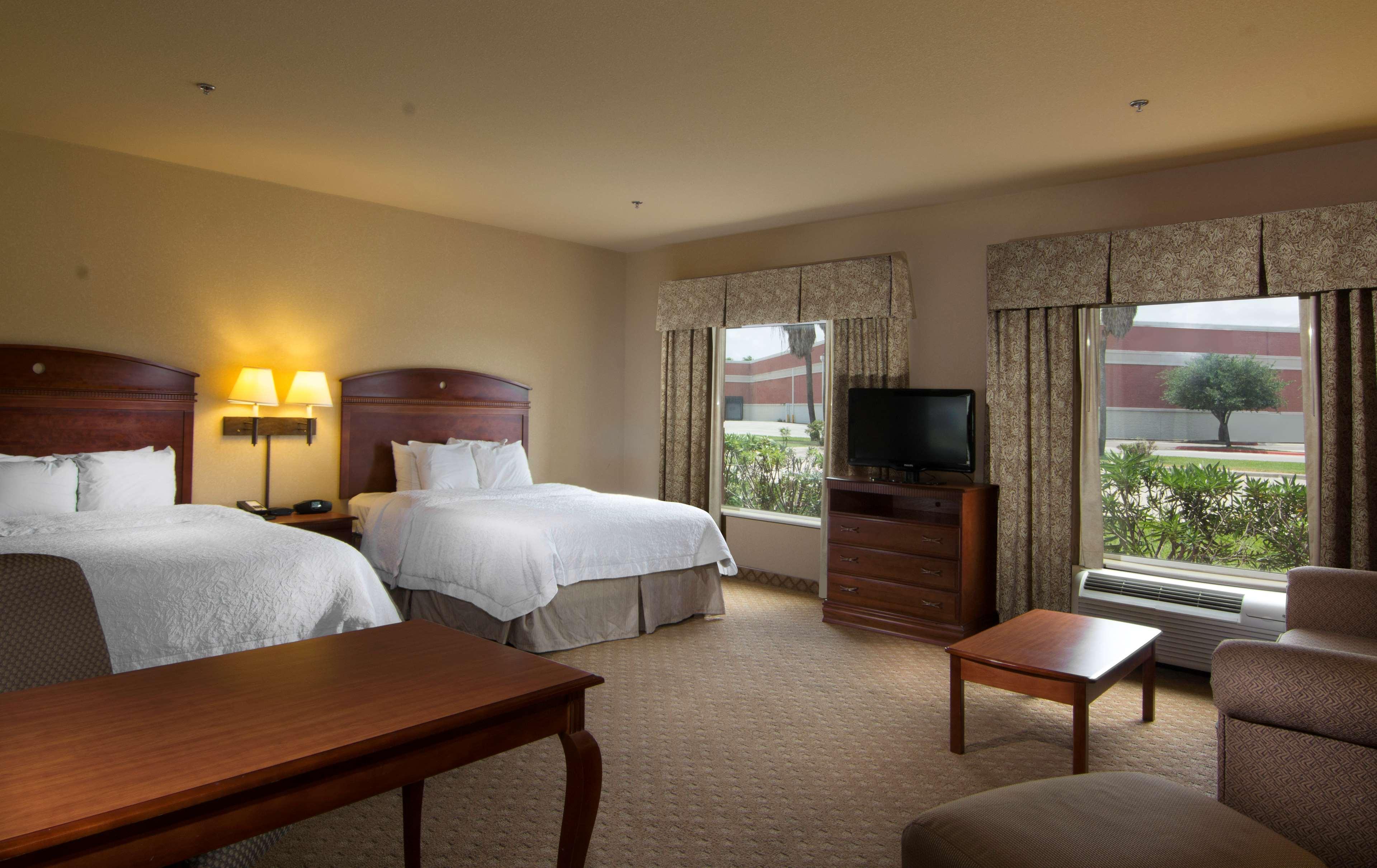 Hampton Inn And Suites-Brownsville Exteriör bild